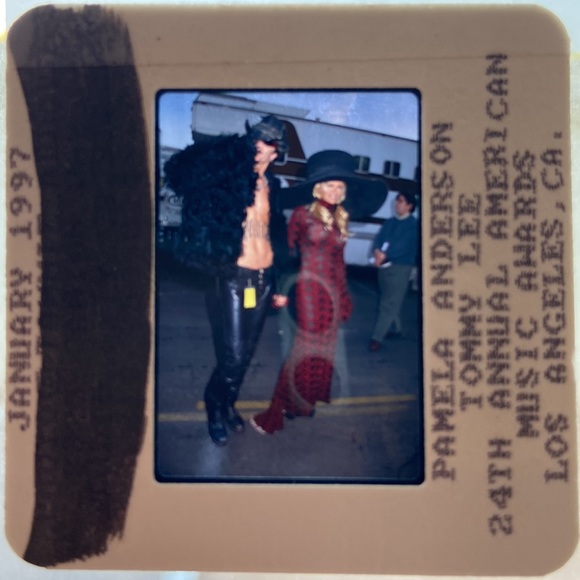 Original 35mm Tommy Lee & Pamela Anderson Transparency Slide - Picture 1 of 4